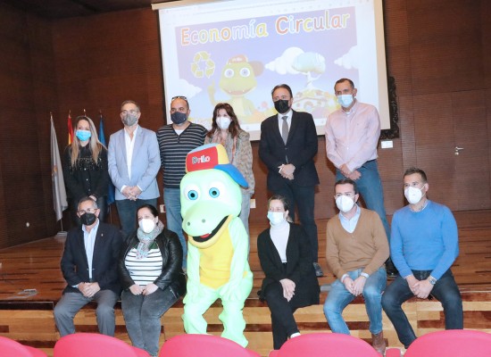 'Drilo', el cocodrilo, enseñará a los jóvenes de La Unión a reciclar y reutilizar los residuos