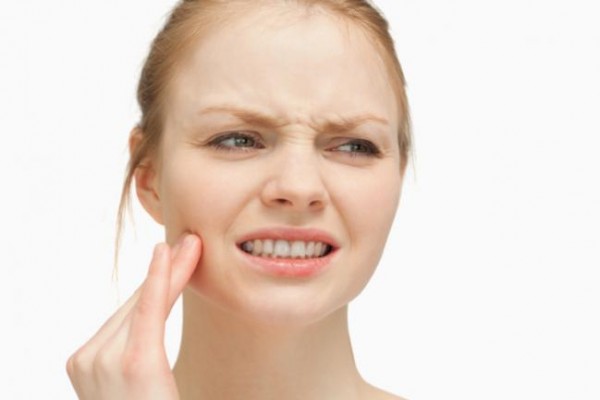 Más de la mitad de pacientes con problemas de mandíbula sufre dolores de cabeza y cuello como consecuencia