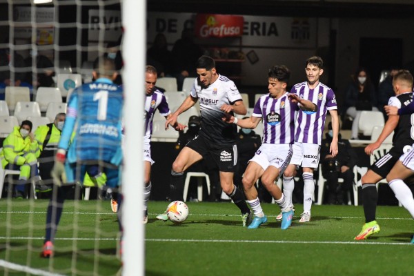 El Efesé pierde fuelle para promocionar al encajar su tercera derrota seguida pese al doblete de Dauda