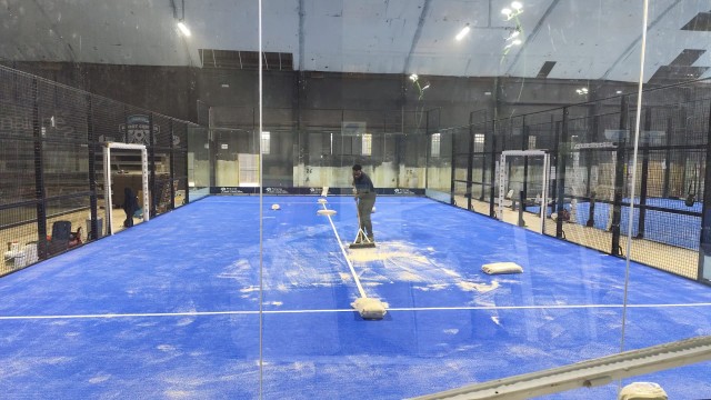 Resurgir en la pista: los clubes valencianos de pádel afectados por la Dana se preparan para la vuelta