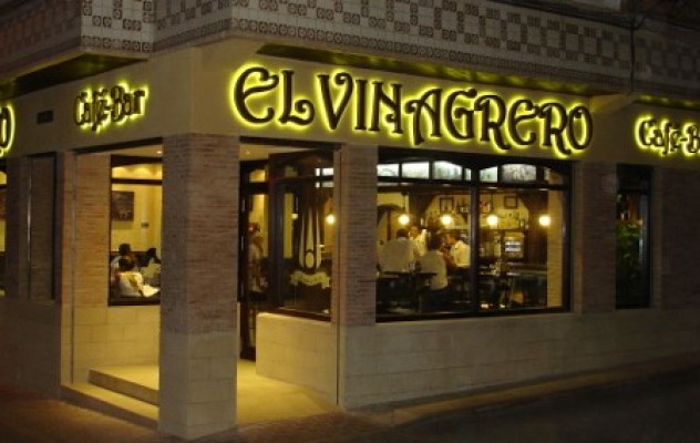 El Club Murcia Gourmet premia al centenario 'El Vinagrero' de La Unión y aplaude al joven 'CP8' de Cabo de Palos 
