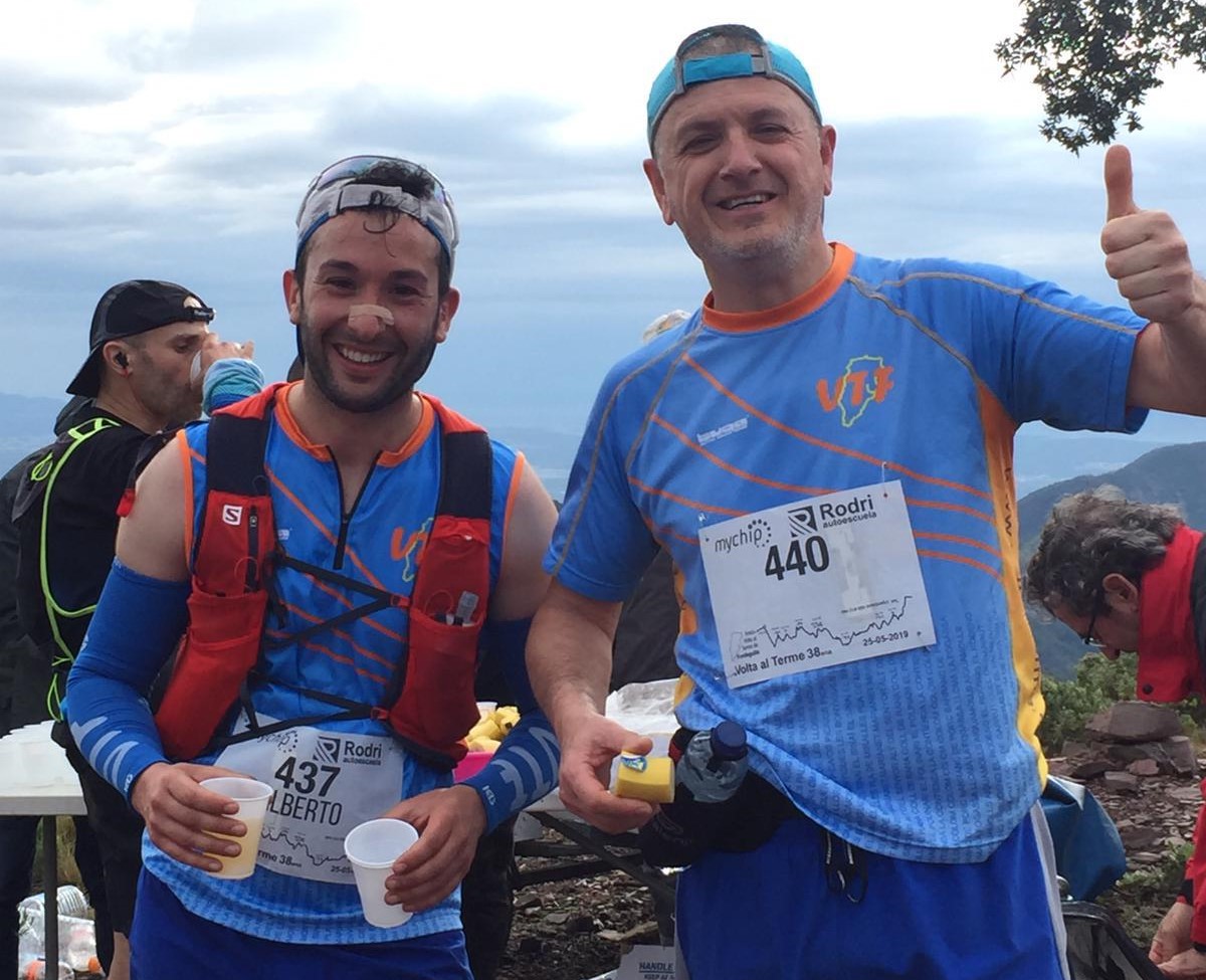 Correr en solidaridad por la Dana: doce horas sin parar por las calles de Alfondeguilla