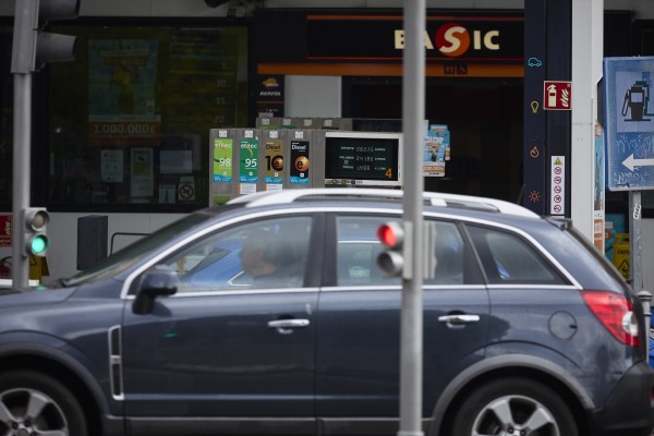 La subida del impuesto a los hidrocarburos supondría un gasto adicional de 102 euros al año