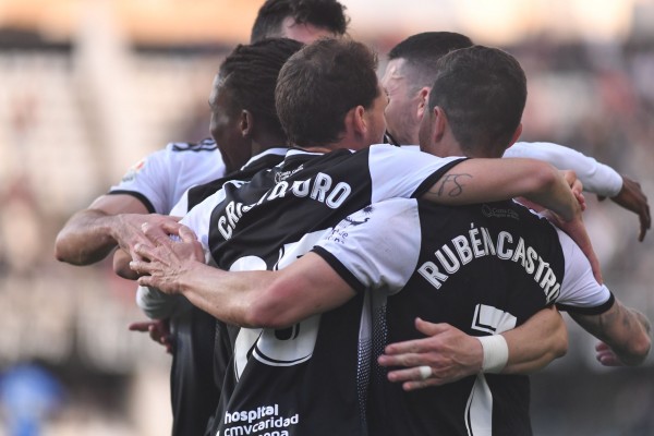 El Efesé tiene a 24 jugadores para intentar subir con las llegadas de Buffarini, Datkovic y Cristóforo