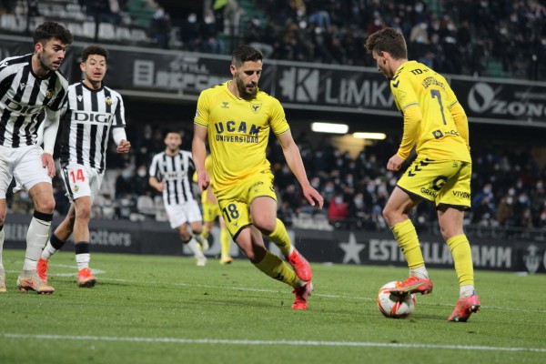 El UCAM CF cae por la mínima en Castellón y vuelve a puestos de descenso en la Primera RFEF