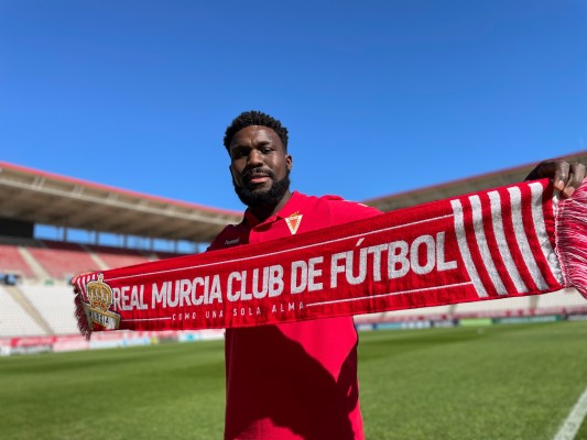 El Real Murcia logra del Racing Murcia la cesión del neerlandés Royston Drenthe