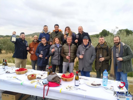 Diez sumilleres, que suman trece estrellas Michelin, llegan de toda España para recorrer la DOP Jumilla