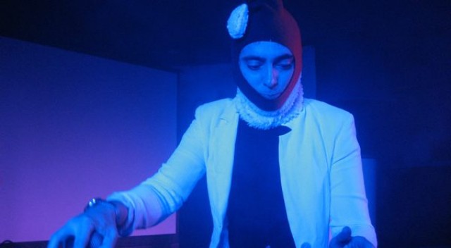 El cicle Envers celebra este divendres una 'dark party' amb El gran puzzle cózmico