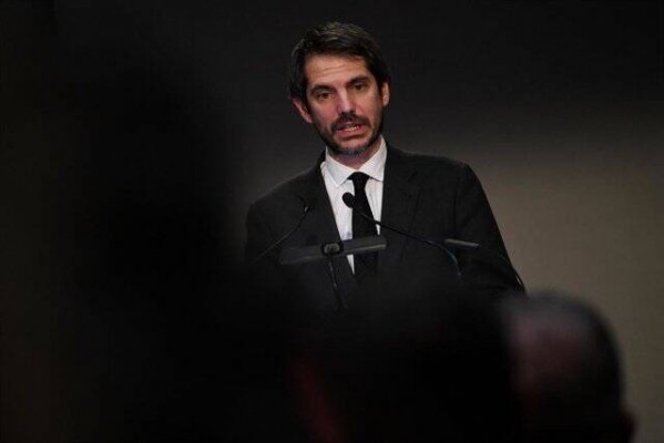 Urtasun anuncia un millón de euros para entidades culturales afectadas por la dana

