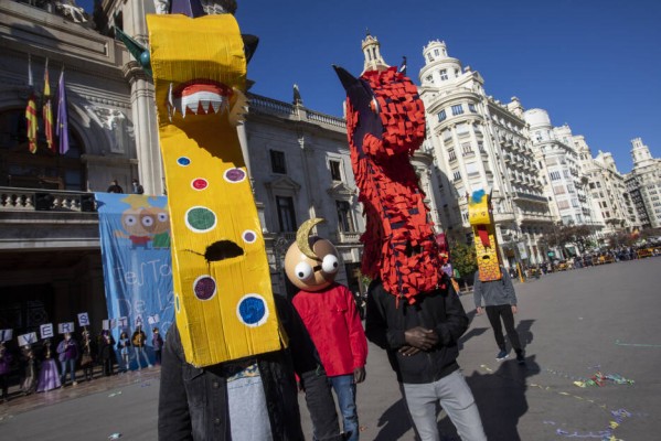 Las 'Magues de Gener' reivindican la diversidad y la libertad para 