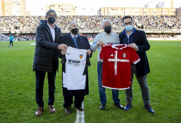 Efesé y Valencia homenajean a Arango y Egea, dos históricos de ambos equipos