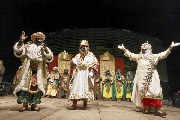Los Reyes Magos reparten ilusión y regalos por toda la provincia