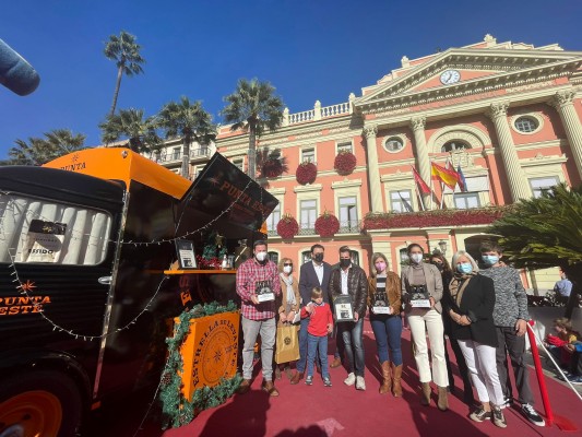 Assido recibirá la recaudación de la venta de la cerveza de Navidad de Estrella de Levante en La Glorieta