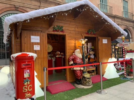 La Glorieta de Murcia acoge la ‘casita’ de Papá Noel hasta el 29 de diciembre