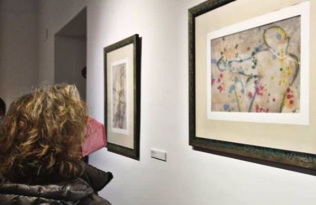 Hablando con Goya sobre arte y política: la obra de diez artistas dialogan con tres de los 'Caprichos' en Mula