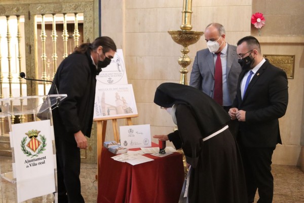 Vila-real estrena el primer matasellos turístico de la basílica de Sant Pasqual