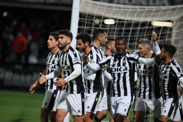 El Castellón da un nuevo paso al frente gracias a un gol de Juanto Ortuño
