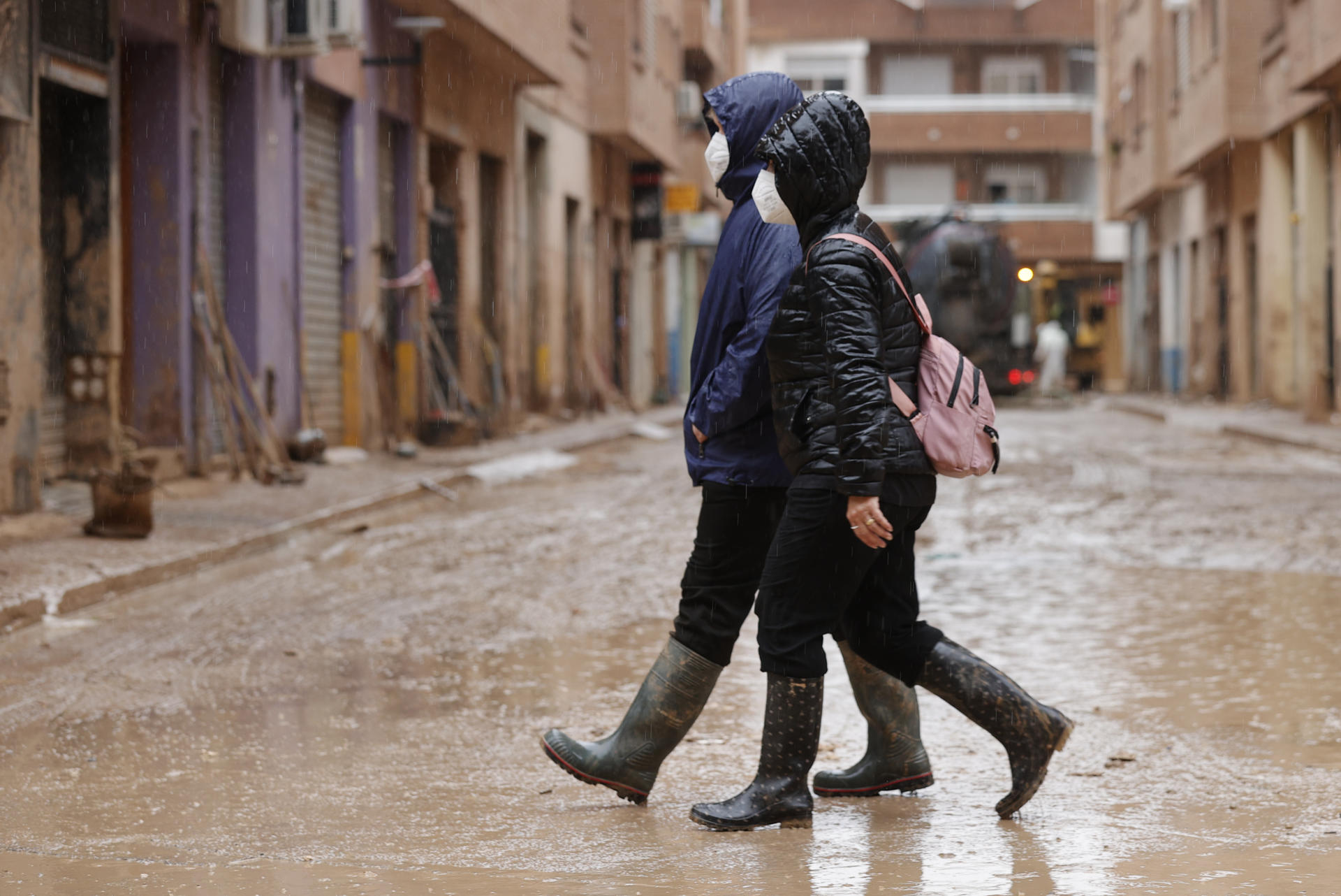 Las últimas lluvias retrasan los trabajos de limpieza en la zona 0 de la Dana de Valencia