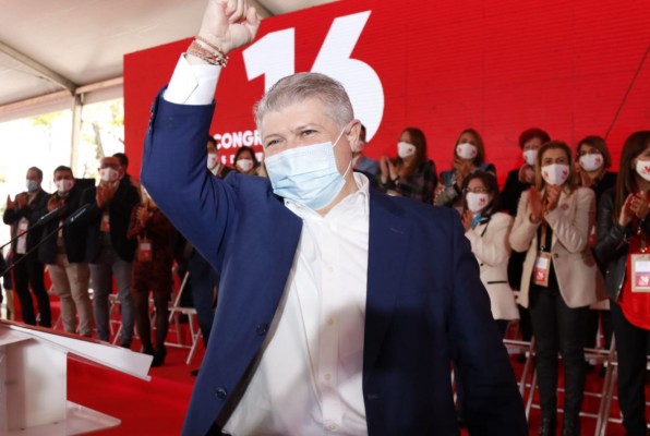 Vélez dispara contra el PP: 