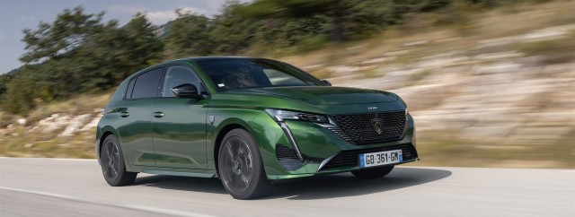 Peugeot ofrece en el mercado español el nuevo 308 con dos motorizaciones híbridas enchufables
