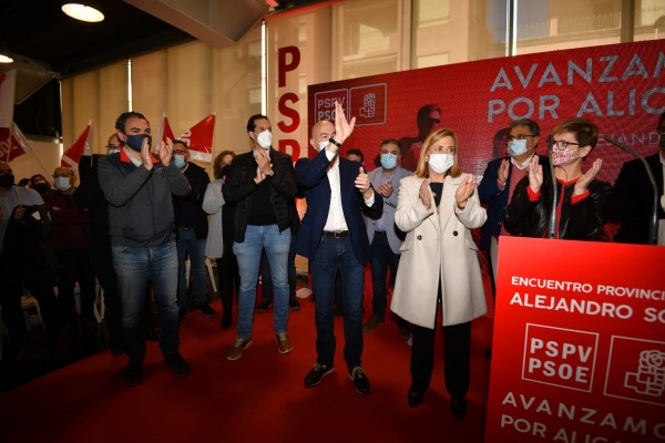 Alejandro Soler anuncia su candidatura al PSPV provincial de Alicante ante 500 militantes  