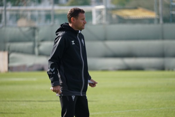Mario Simón se juega el puesto como entrenador del Real Murcia en Puertollano