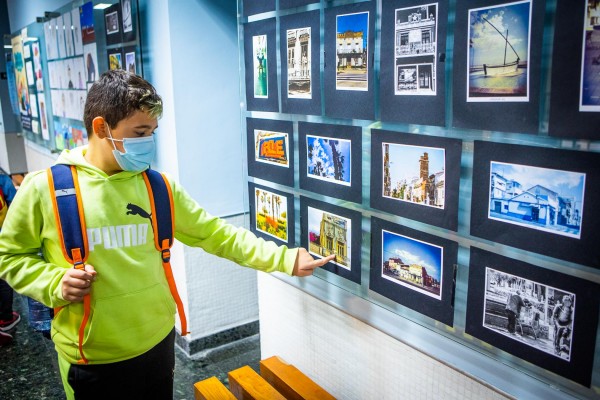 Una exposición muestra el barrio del Cabanyal interpretado por 200 escolares