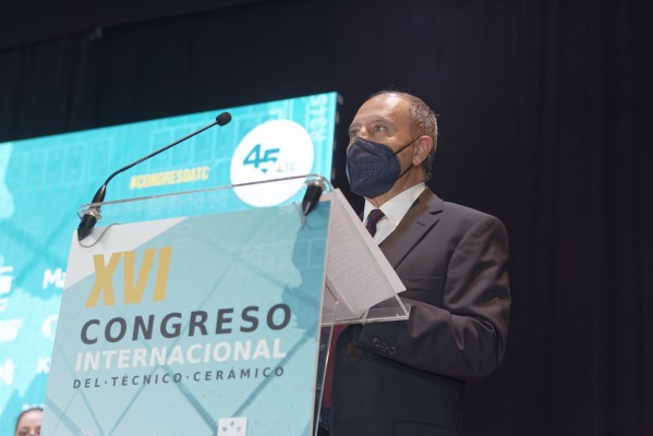Los técnicos cerámicos hacen suyo el desafío energético que aboca al sector a un nuevo tiempo