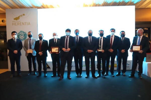 La empresa familiar vive su gran noche de los Premios Herentia: reconoce a Grupo Caliche y Fransa