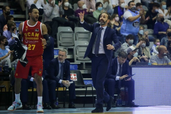 El UCAM CB enviará una queja formal a la ACB por insultos y ataques a sus jugadores en Lugo