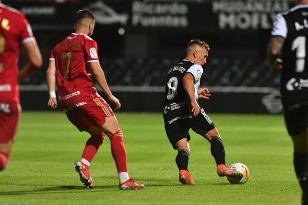 El Efesé se encalla y vuelve a tropezar como local tras cuatro victorias seguidas en el Cartagonova