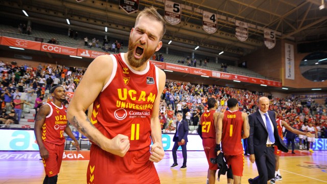 El UCAM CB sabe sufrir hasta el final y mantiene su sorprendente tercera posición en la Liga Endesa