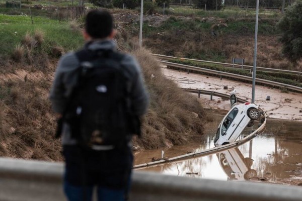 La Generalitat realiza obras de emergencia en carreteras y puentes por valor de 100 millones