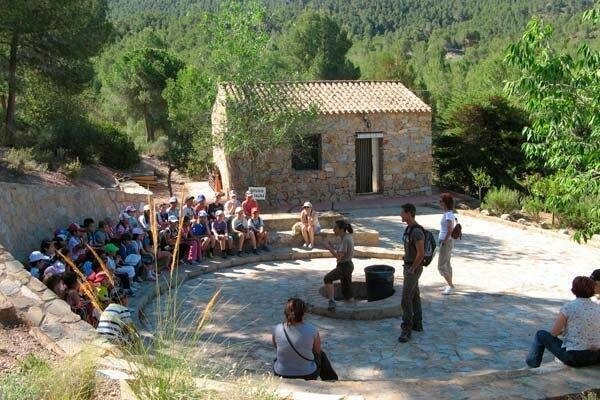 Murcia impulsa la concienciación ambiental: desde aulas de naturaleza en el Majal Blanco hasta huertos escolares