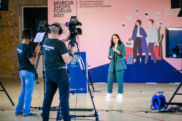 La tienda tradicional saca músculo en el Murcia Shops Forum 2021: 