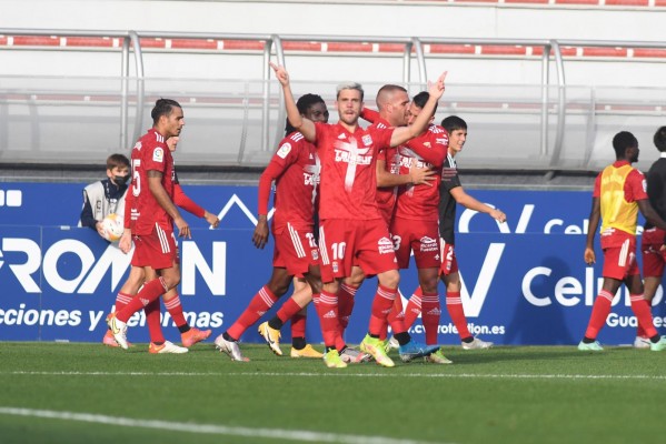 El Efesé remonta en Lezama con dos goles de Rubén Castro y otro in extremis de Álex Gallar