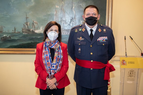La ministra Robles nombra director de Gabinete técnico al general cartagenero Pablo Guillén García 