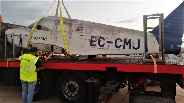 La cartagenera Konyxagui despieza 17 aviones comerciales en busca del aluminio, un metal caro y escaso tras la pandemia

