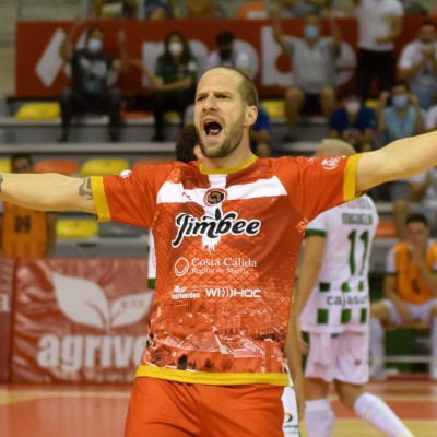 Debut victorioso del Jimbee con Solano marcando la diferencia



