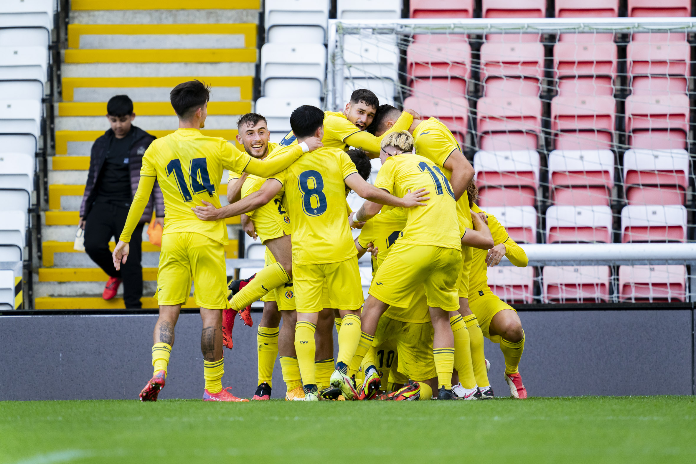 El Villarreal golea al Manchester por 1-4 y lidera en solitario su grupo de la UEFA Youth League