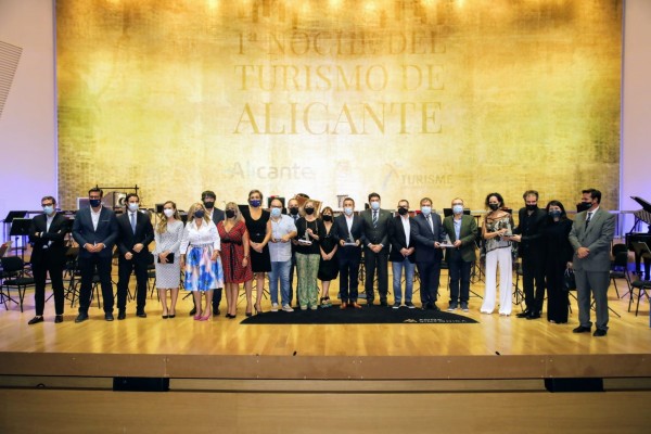 Alicante reconoce la labor del sector turístico con premios a Vectalia, Muelle 12 y Grupo Gastronou