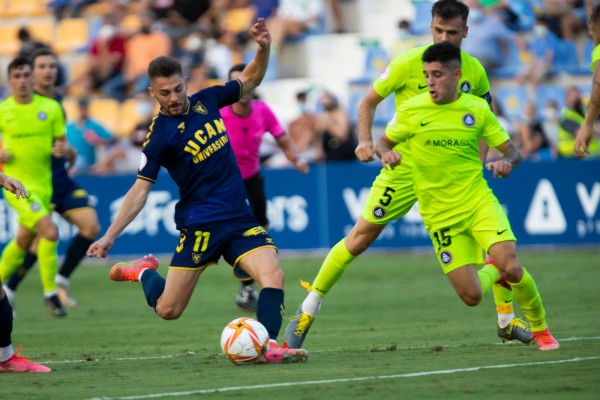 El UCAM CF se queda a medias ante el Andorra de Piqué y ve truncada su racha triunfal