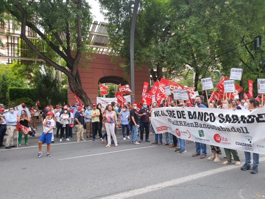 Los empleados del Banco Sabadell se hartan y dicen no al ERE: 