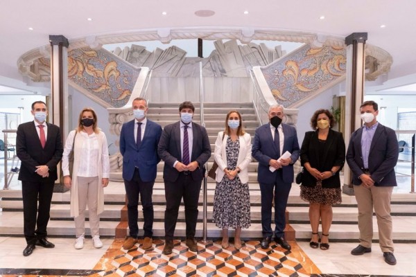 Unanimidad de Asamblea para reconocer el valor de los farmacéuticos murcianos en la pandemia