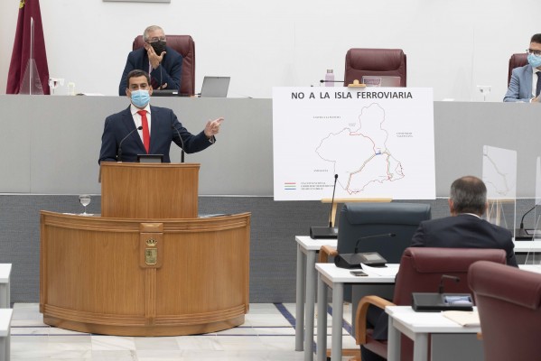 Directo: La Asamblea debate sobre la delicada situación del ferrocarril en la Región
