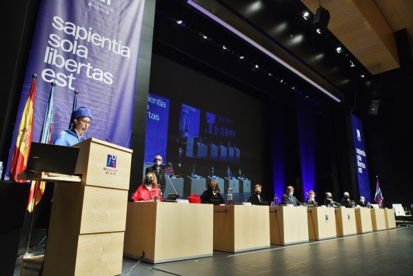 La rectora de la UJI reivindica en el inicio de curso la financiación universitaria y eliminar la tasa de reposición