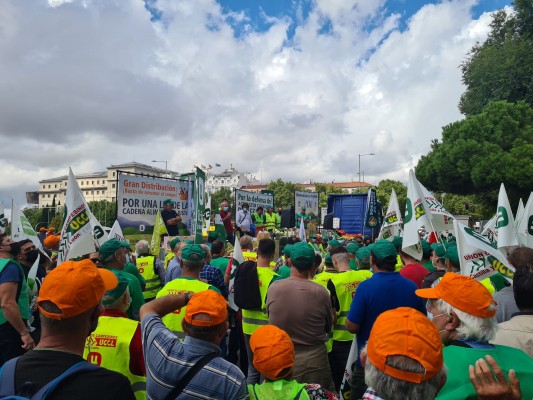 La Unió protesta ante el Ministerio en defensa de un sector agrario para los profesionales