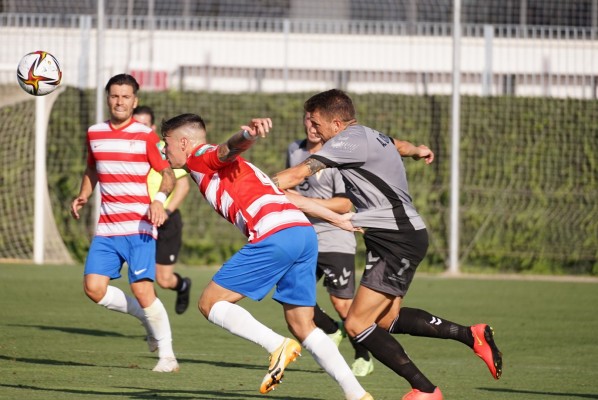El Murcia no pasa del empate sin goles en un partido en el que pasan pocas cosas

