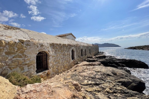 Las obras para recuperar los Baños Termales de La Marrana en Isla Plana arrancarán en cuatro meses