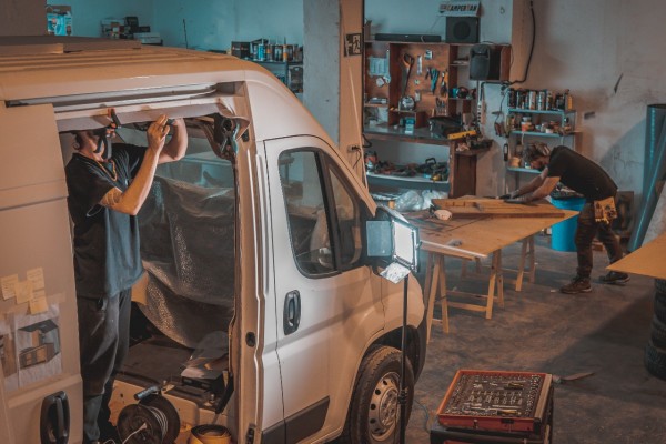 El verano de la fiebre del caravanismo en la Región: las empresas de autocaravanas agotan existencias